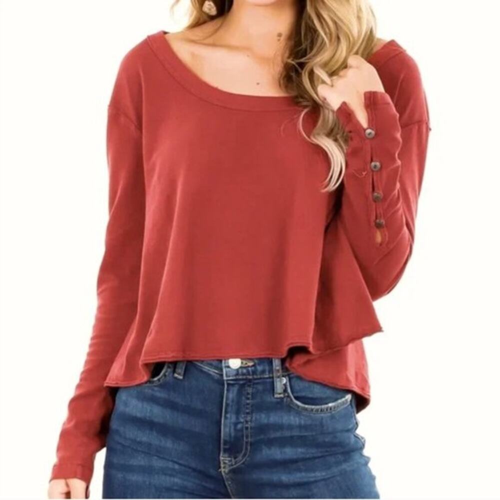 We The Free Cherry Berry Peony Button Cuffs‎ Long Sleeve Top Womans XS Oversized